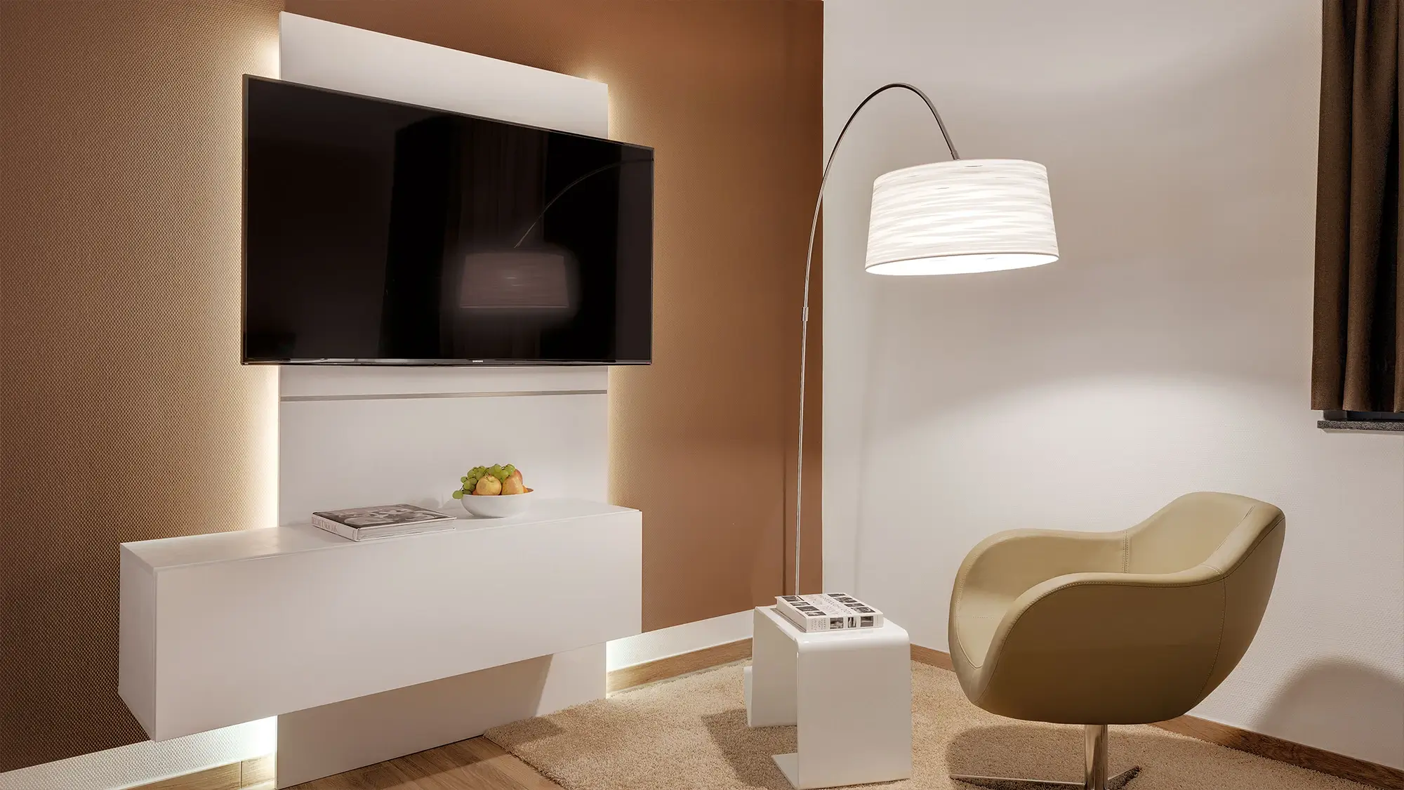 AltHnHomeApartments5